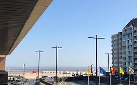 Luxueus Nieuw Zonnig Hoekappartement Seaview Heldenplein - Ruime Garagebox - 2 Fietsen